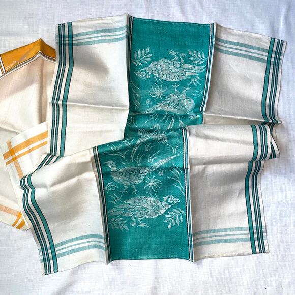 True Vintage Pair of Luxurious Linen Dish Towels 22-1/2”x31” UNUSED!